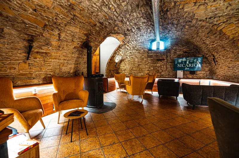 Cihlový klenutý sál